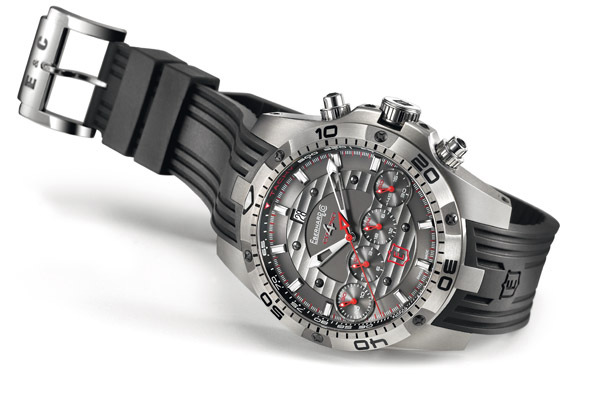 Montre EBERHARD and CO Chrono 4 Géant Edition limitée titane Montre EBERHARD and CO Chrono 4 Géant Edition limitée titane