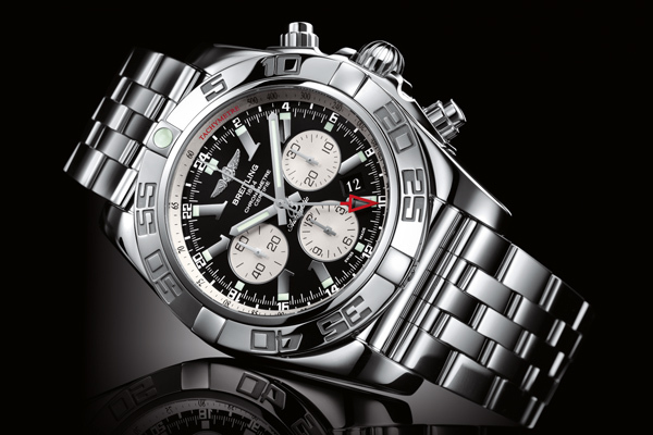 LA MONTRE BREITLING CHRONOMAT GMT CALIBER 04 LA MONTRE BREITLING CHRONOMAT GMT CALIBER 04