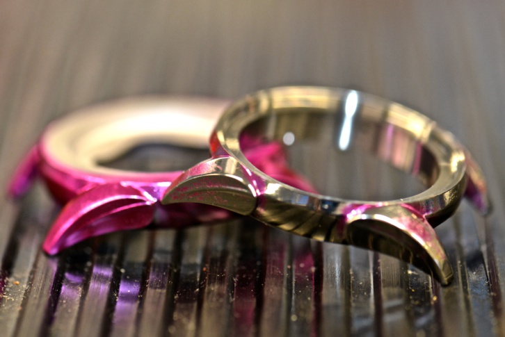 Cadran sortant de la machine avant taillage à la main Cadran sortant de la machine avant taillage à la main