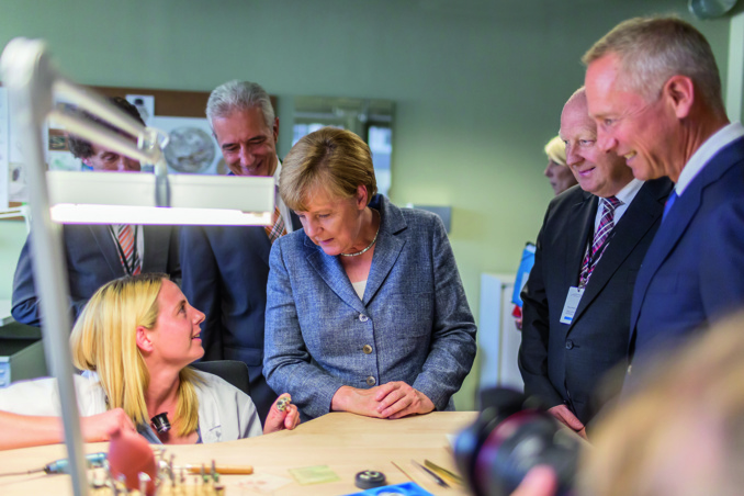 La Chancelière allemande Angela Merkel inaugure le nouveau bâtiment Lange