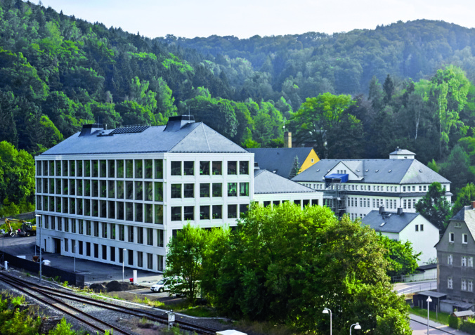 La Chancelière allemande Angela Merkel inaugure le nouveau bâtiment Lange