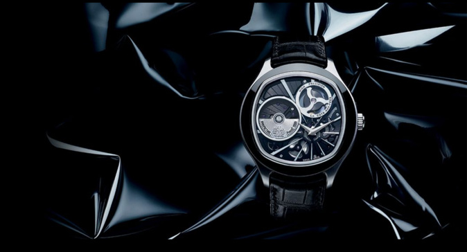 Piaget présent sa montre Emperador Coussin XL 700P : Mécanique et quartz unis dans l’audace