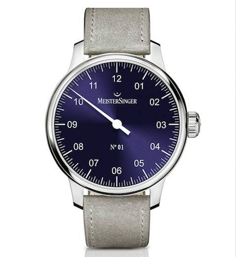 MeisterSinger complète sa collection n°01 avec pour couleur de cadran un bleu nuit chatoyant