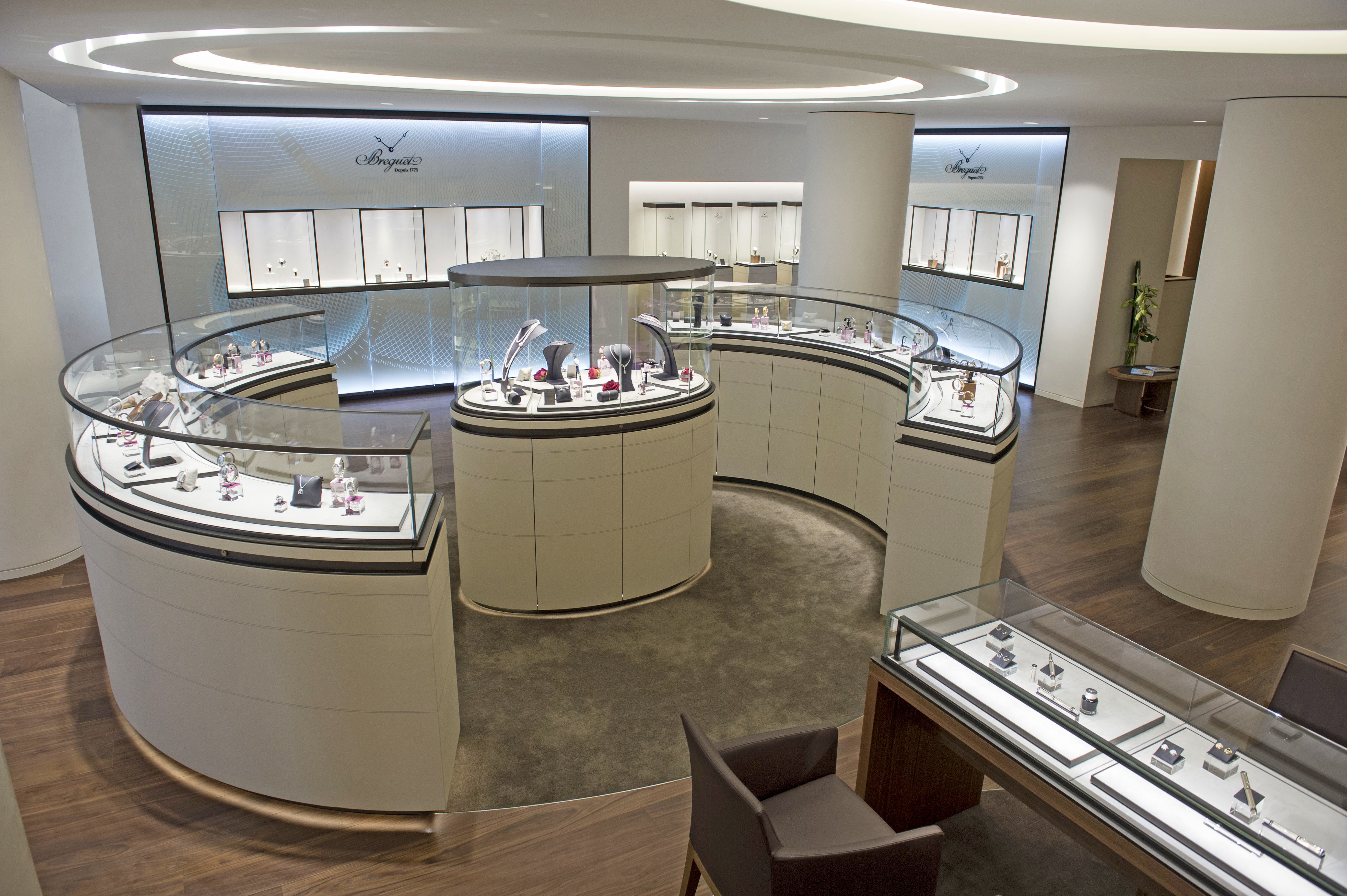 Breguet inaugure sa boutique emblématique et son musée de la place Vendôme Breguet inaugure sa boutique emblématique et son musée de la place Vendôme