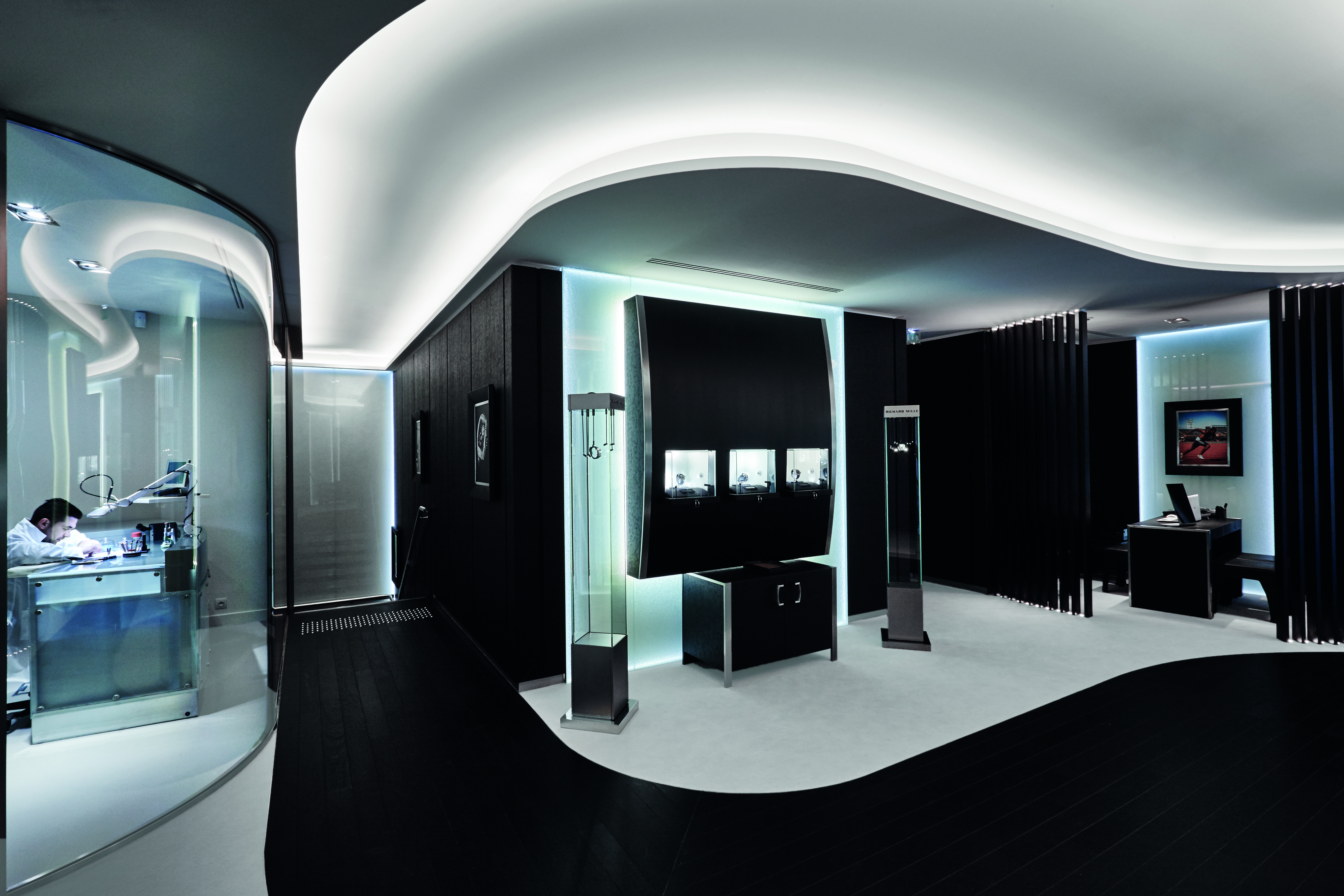 ​RICHARD MILLE S'INSTALLE DANS LA CELEBRE AVENUE MATIGNON
