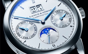 A. LANGE SÖHNE SAXONIA CALENDRIER ANNUEL