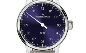 MeisterSinger complète sa collection n°01 avec pour couleur de cadran un bleu nuit chatoyant